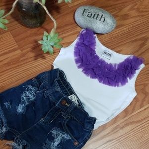 Distress‎ Cutoffs an tank top